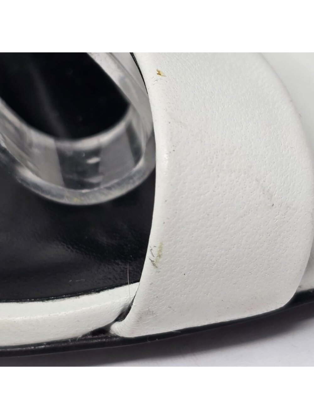 Versace White Leather High Heels With Gold Medusa Charm Details - Size 37.5 - Picture 11 of 12